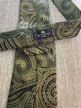 Etro Olive Green and Black Paisley Silk Tie